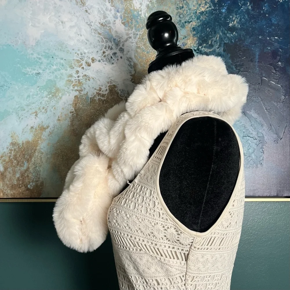 Chico’s Pull-Through Faux Fur Scarf